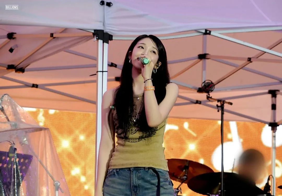 Foto aktivitas terbaru Jeong Eunji (Apink)