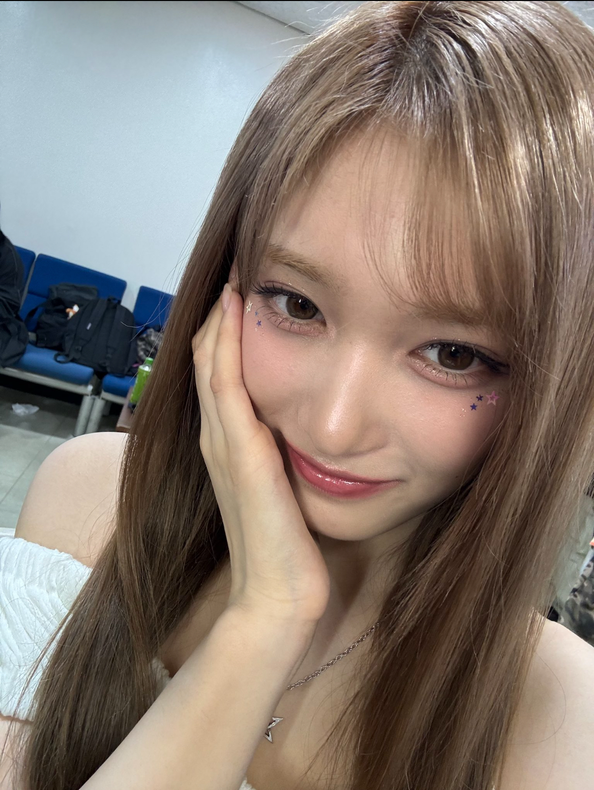 Behind-the-scenes cut of Leeseo (IVE)