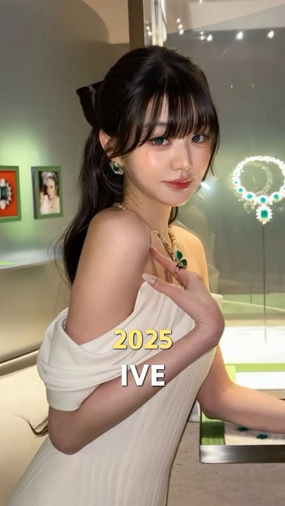 Recent activity shot of Jang Wonyoung (IVE)