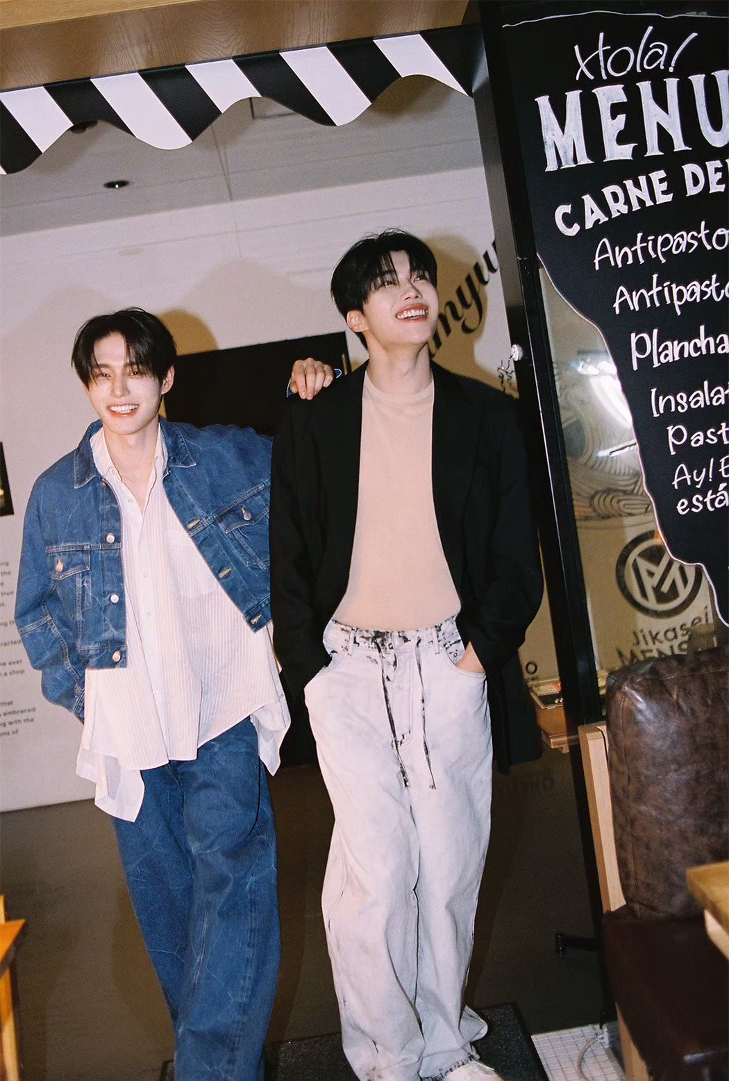 Latest photo of Kim Jiwoong (ZEROBASEONE)