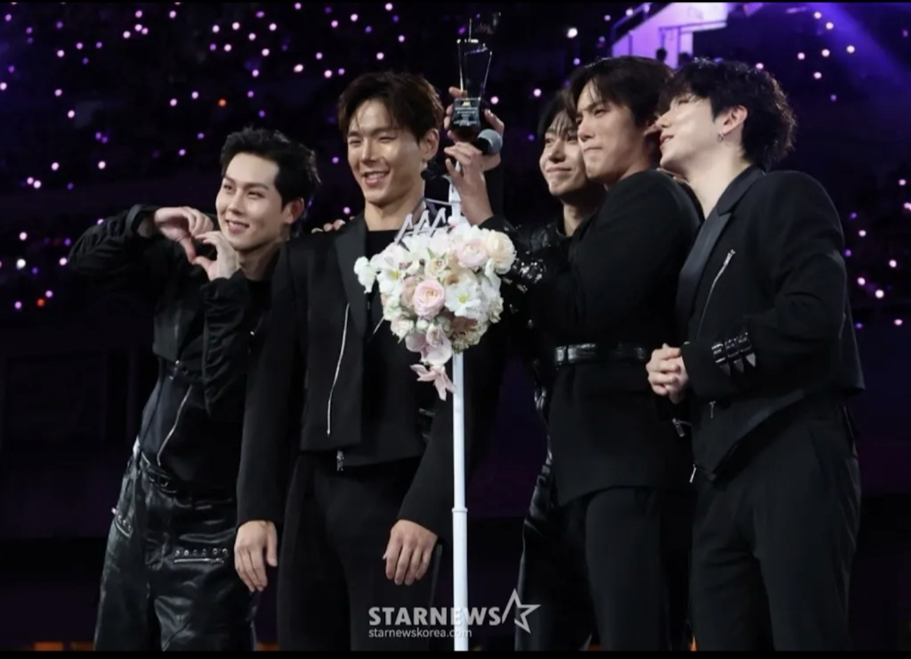 MONSTA X的最新照片