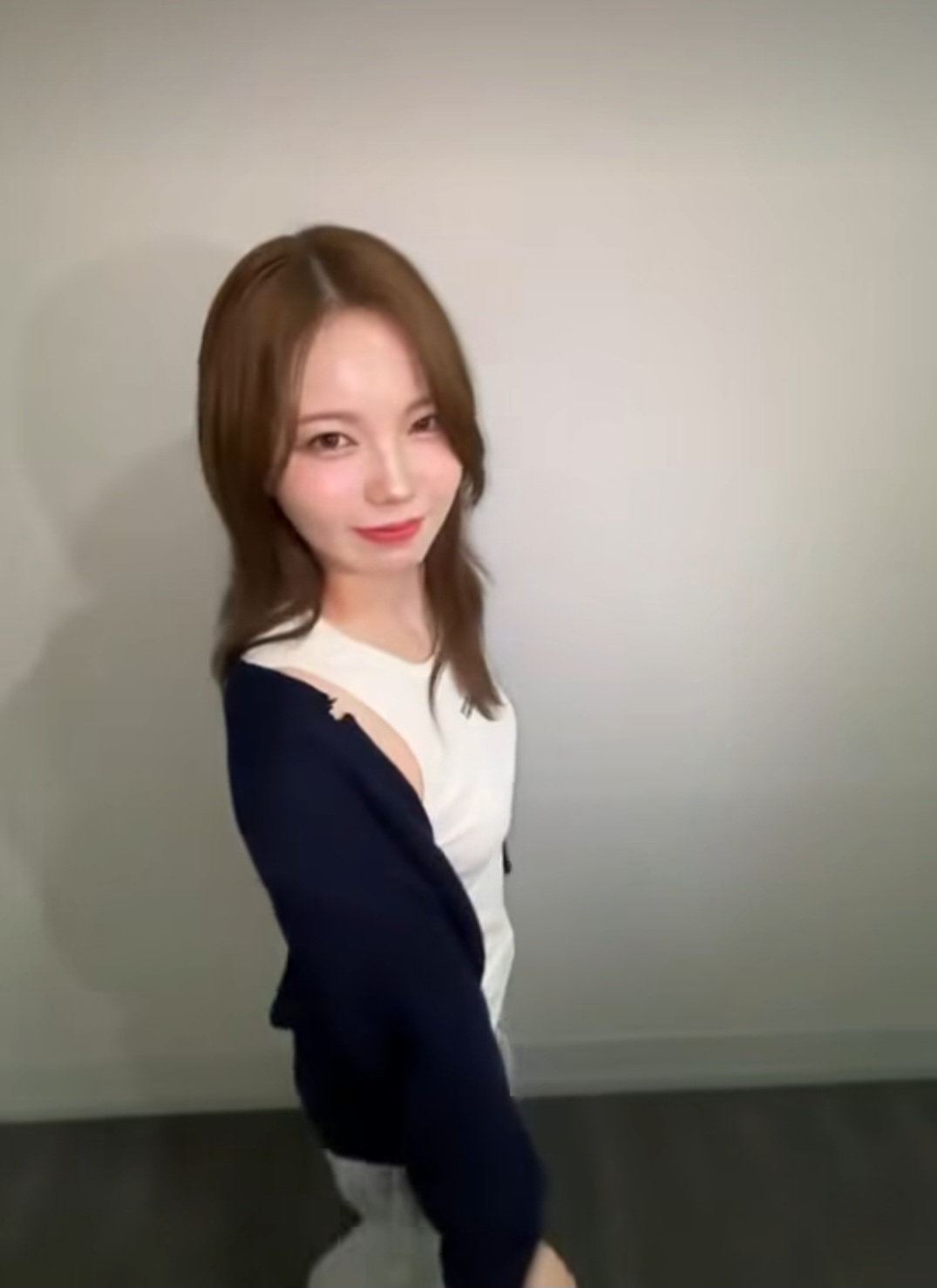 아야카 (NiziU)의 비하인드 컷
