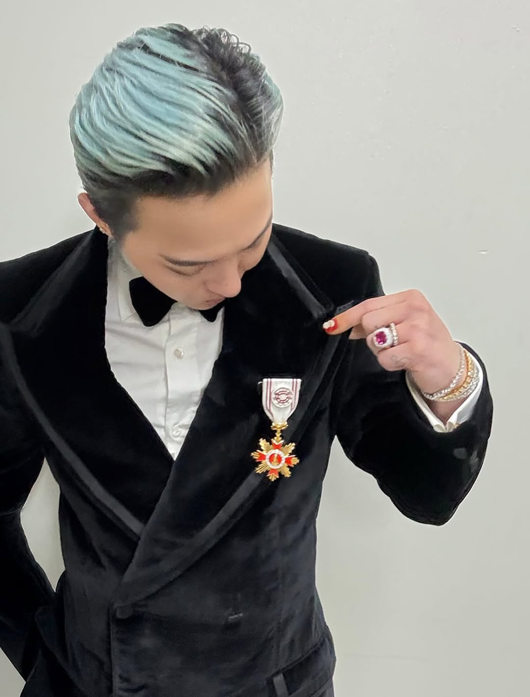 Behind-the-scenes cut of G-DRAGON (BIGBANG)