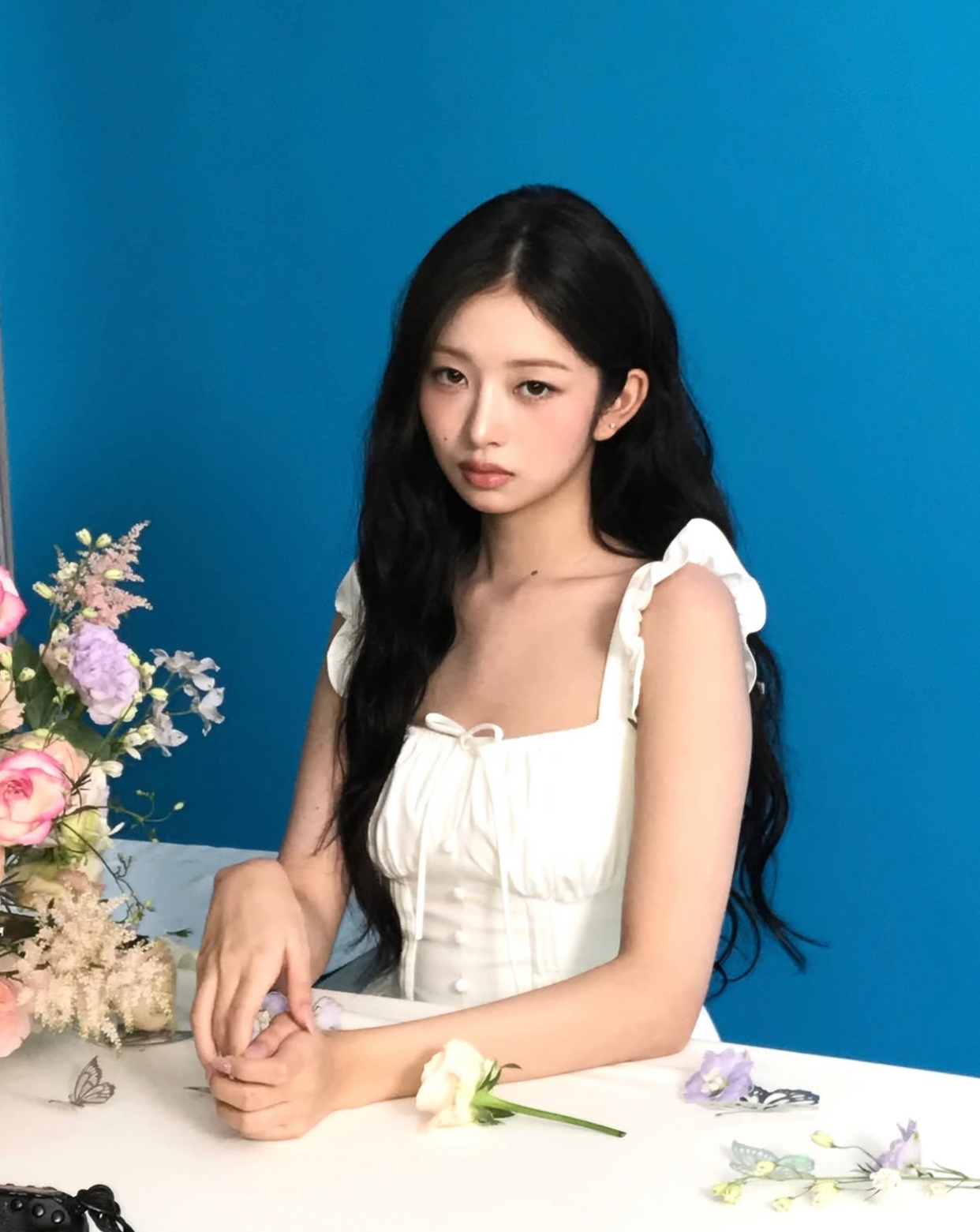 Behind-the-scenes cut of Rei (IVE)