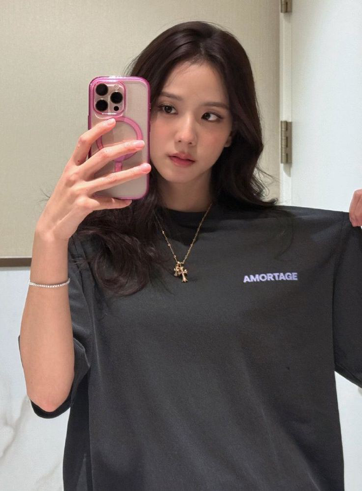 A moment captured by Jisoo (BLACKPINK)'s fan