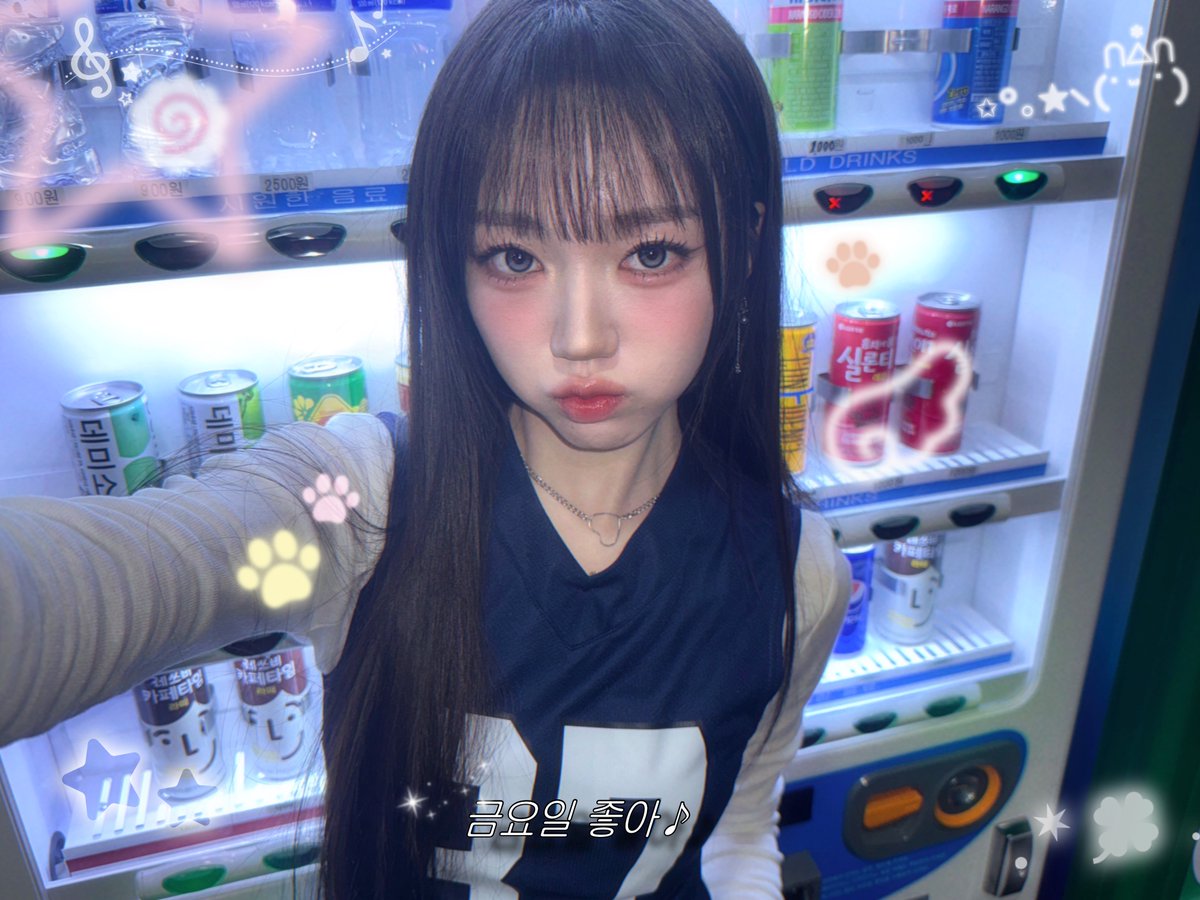 A moment captured by tripleS's fan