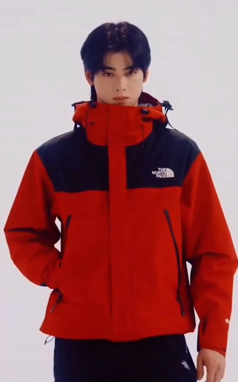 Recent activity shot of Eunwoo (ASTRO)