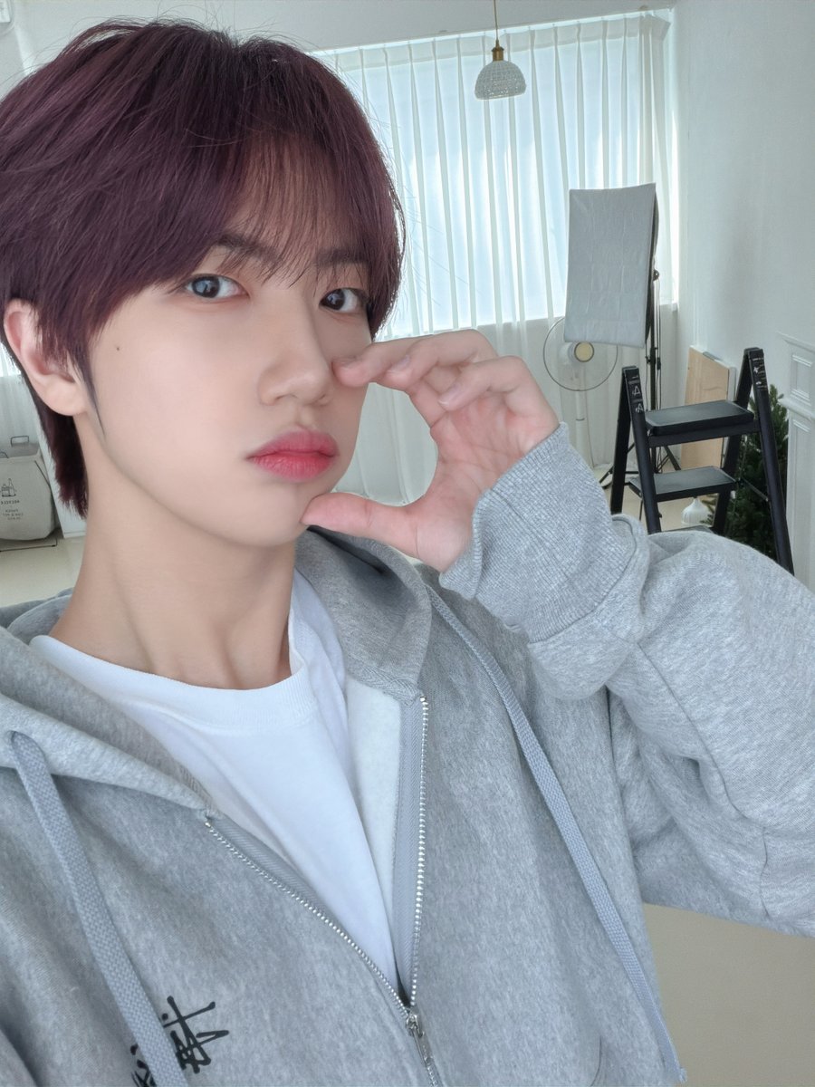 A moment captured by CRAVITY's fan