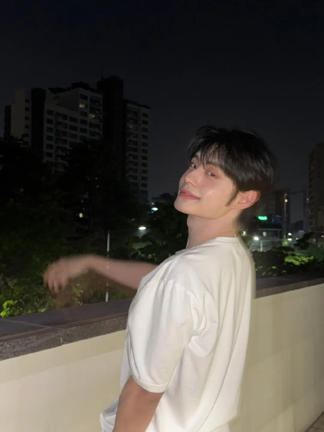 A moment captured by Kim Jiwoong (ZEROBASEONE)'s fan