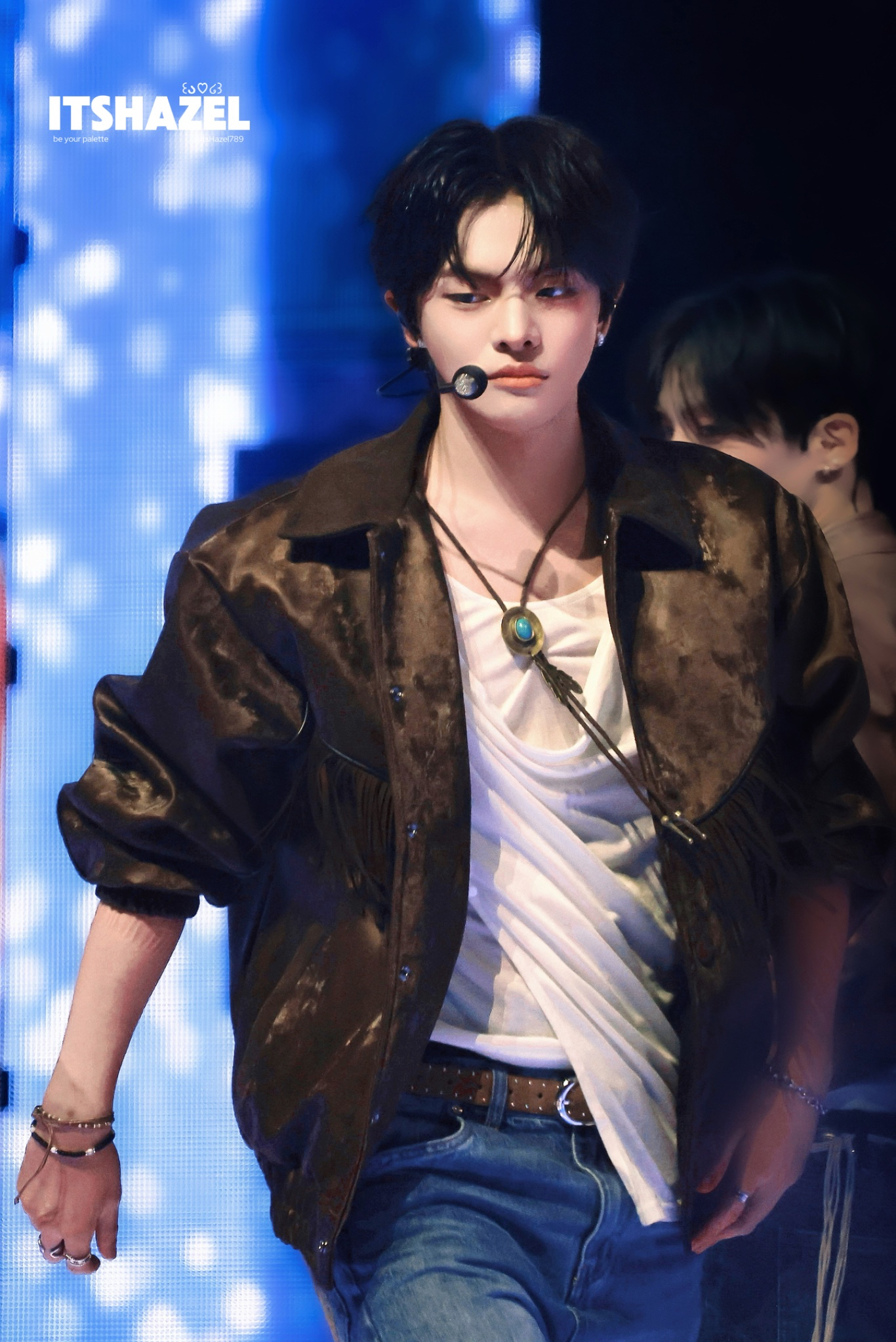 A moment captured by Lee Leo (ALPHA DRIVE ONE)'s fan