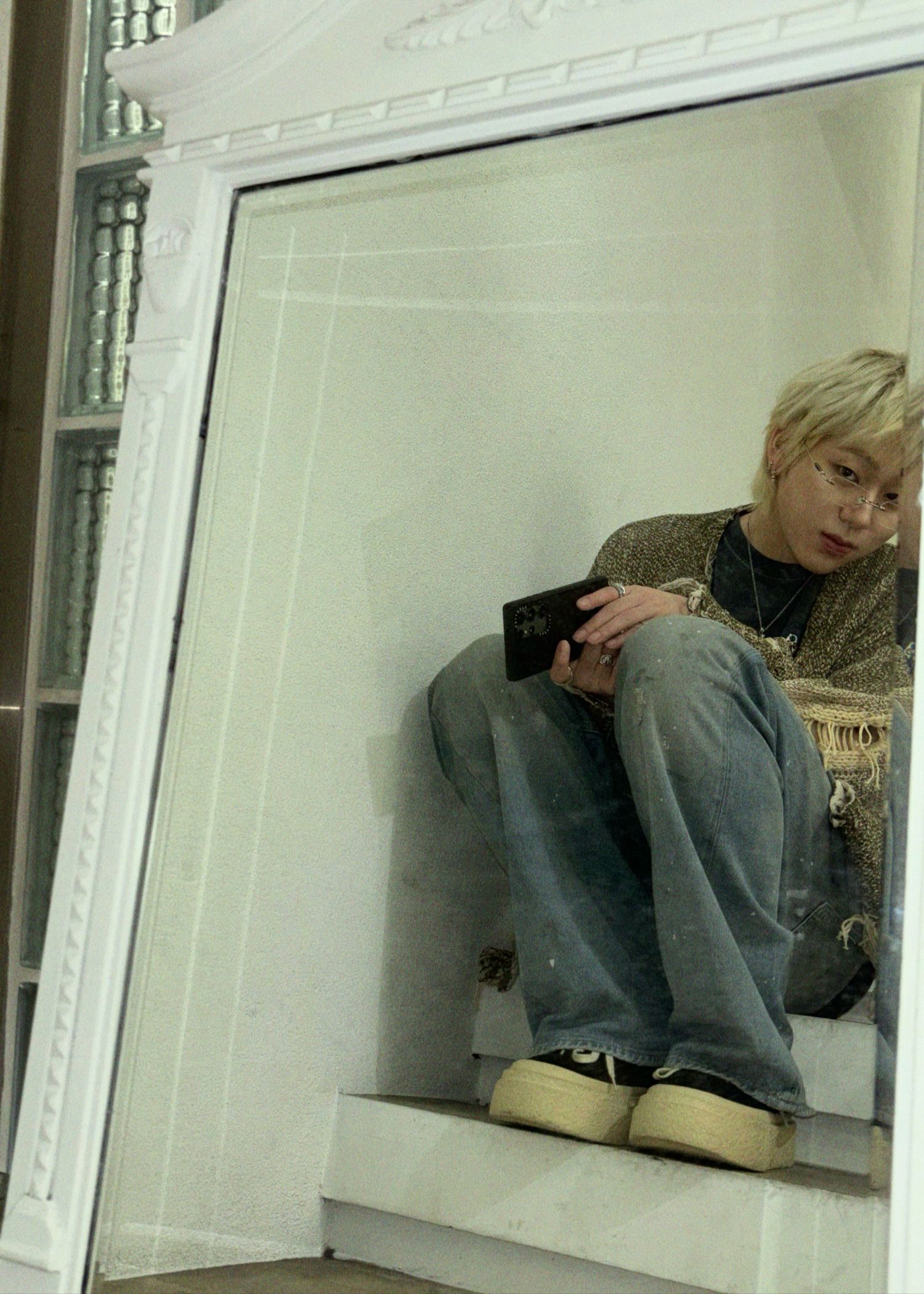 Behind-the-scenes cut of Block B