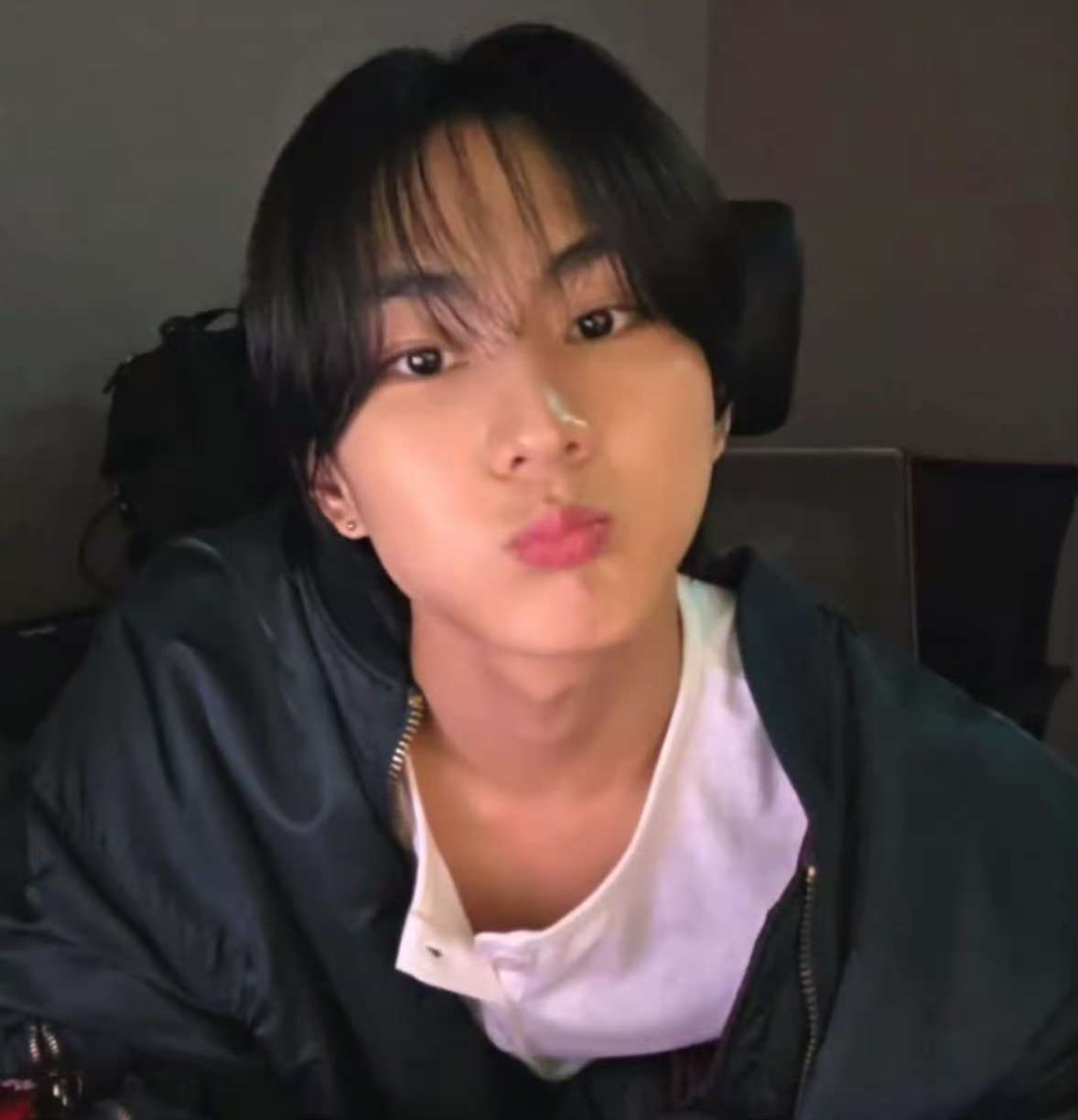 Latest photo of Jungwon (ENHYPEN)