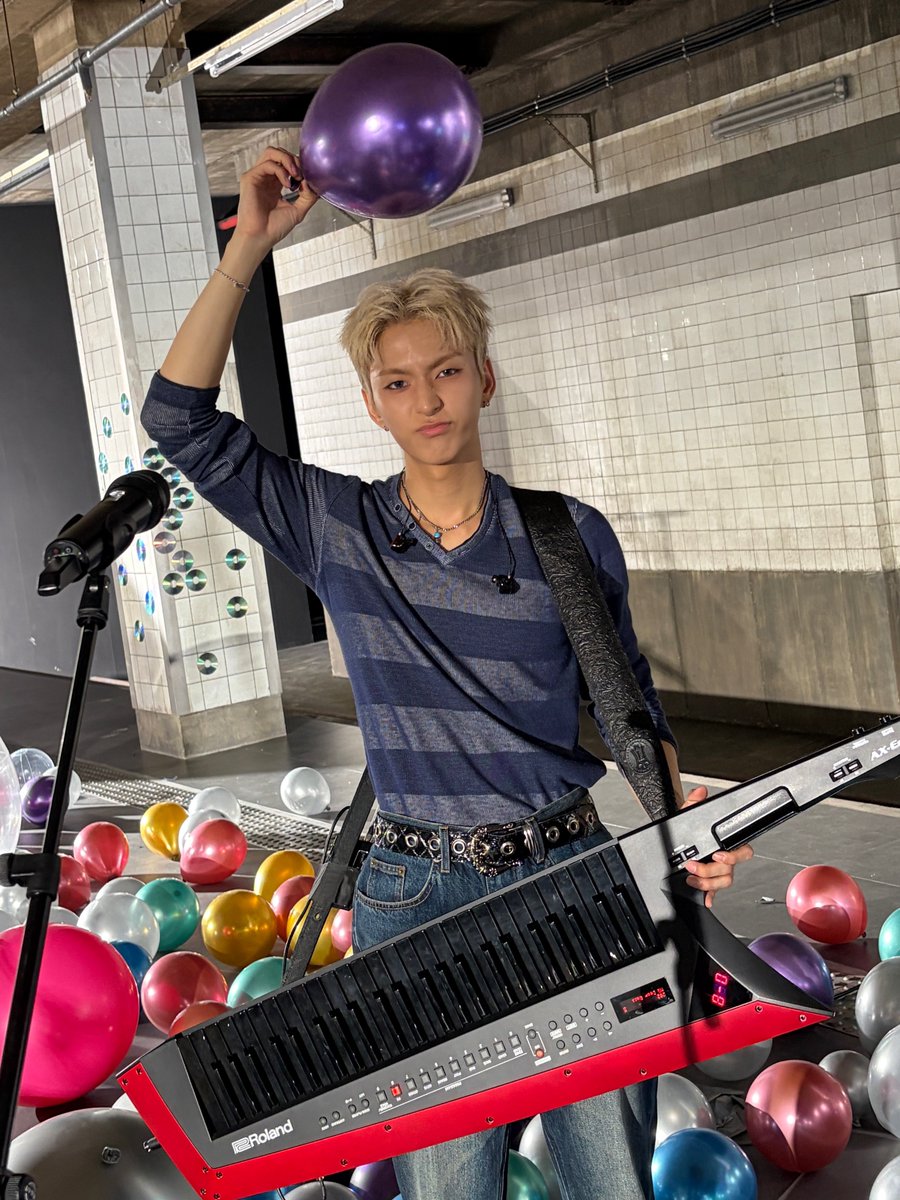 Recent activity shot of Xdinary Heroes