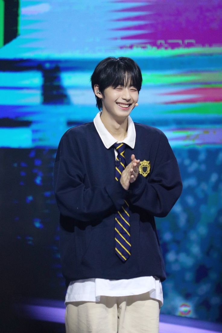 Today's hottest K-pop community feed