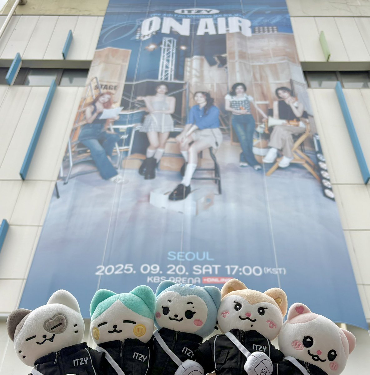 Behind-the-scenes cut of ITZY