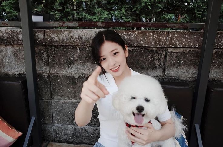 Recent activity shot of An Yujin (IVE)