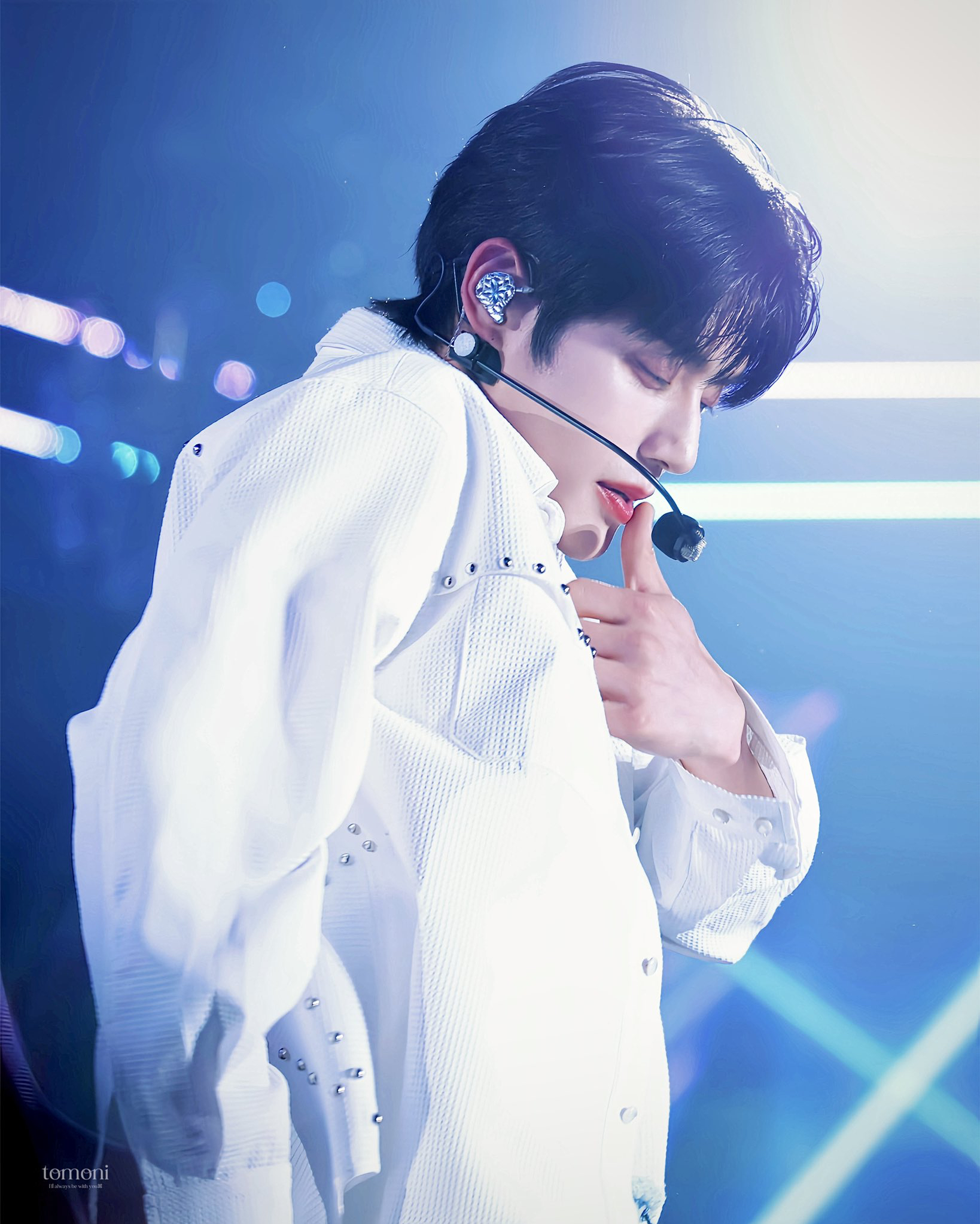 Behind-the-scenes cut of Kim Jiwoong (ZEROBASEONE)