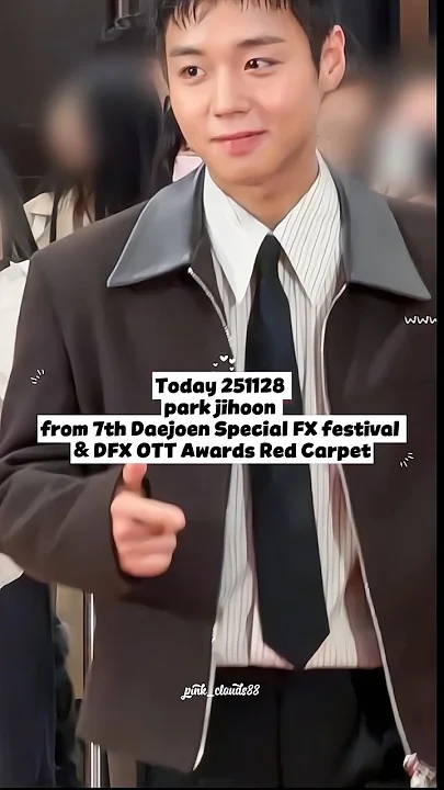 朴志訓粉絲親手製作的特別桌布