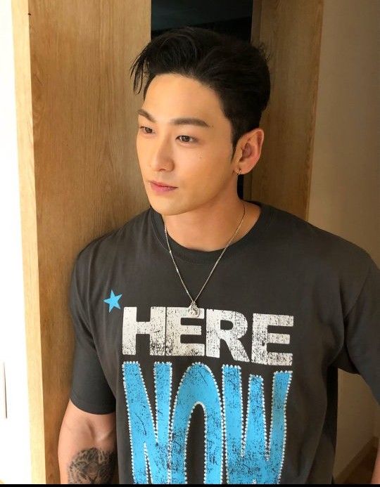 A moment captured by Baekho's fan