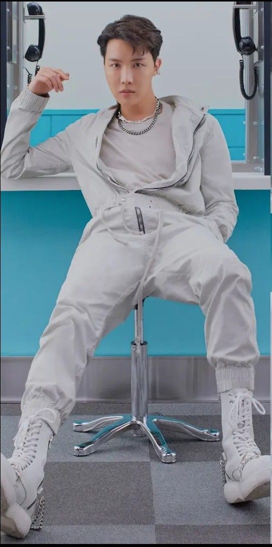 Wallpaper spesial buatan penggemar j-hope (BTS)