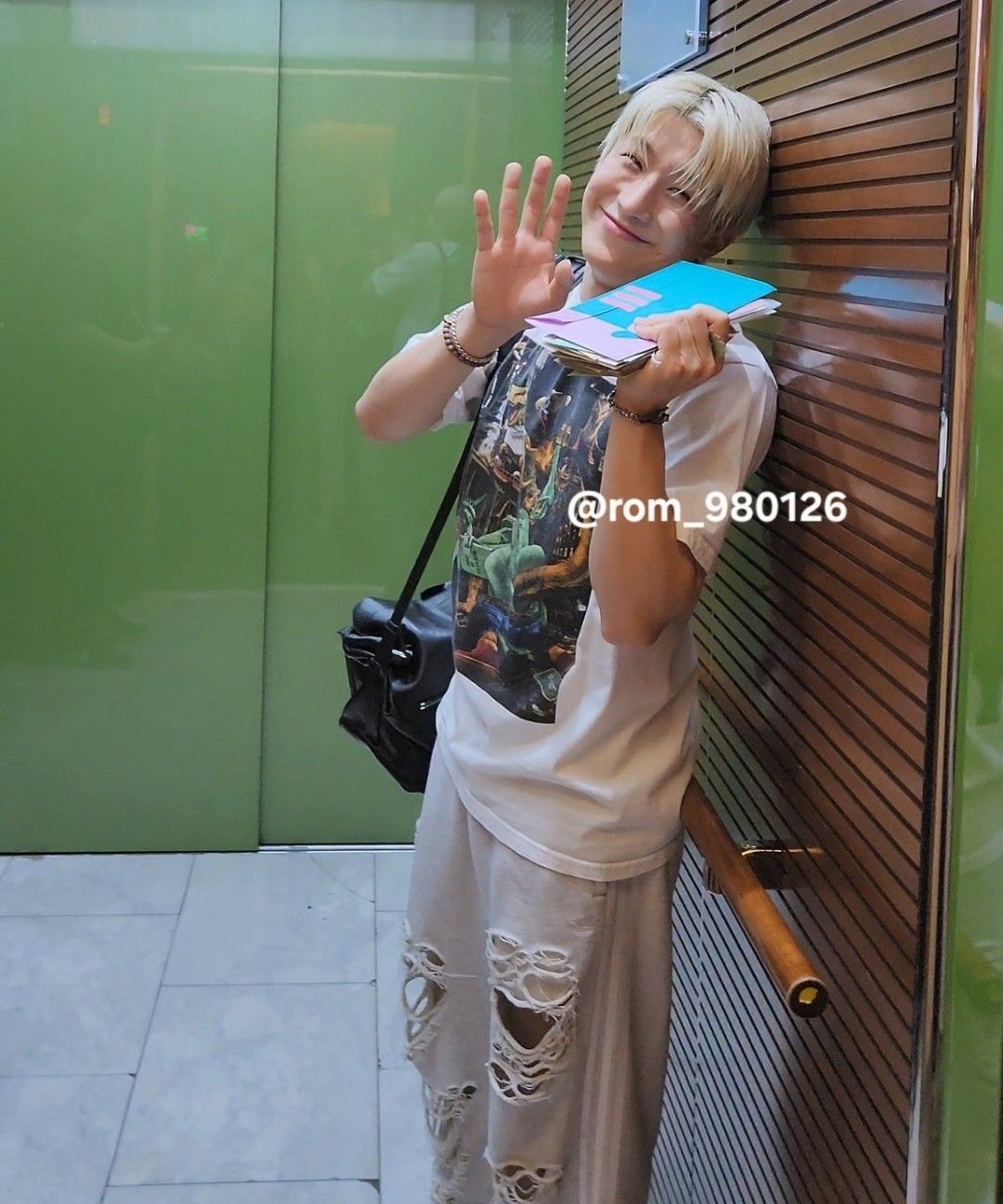 Latest photo of Jinjin (ASTRO)
