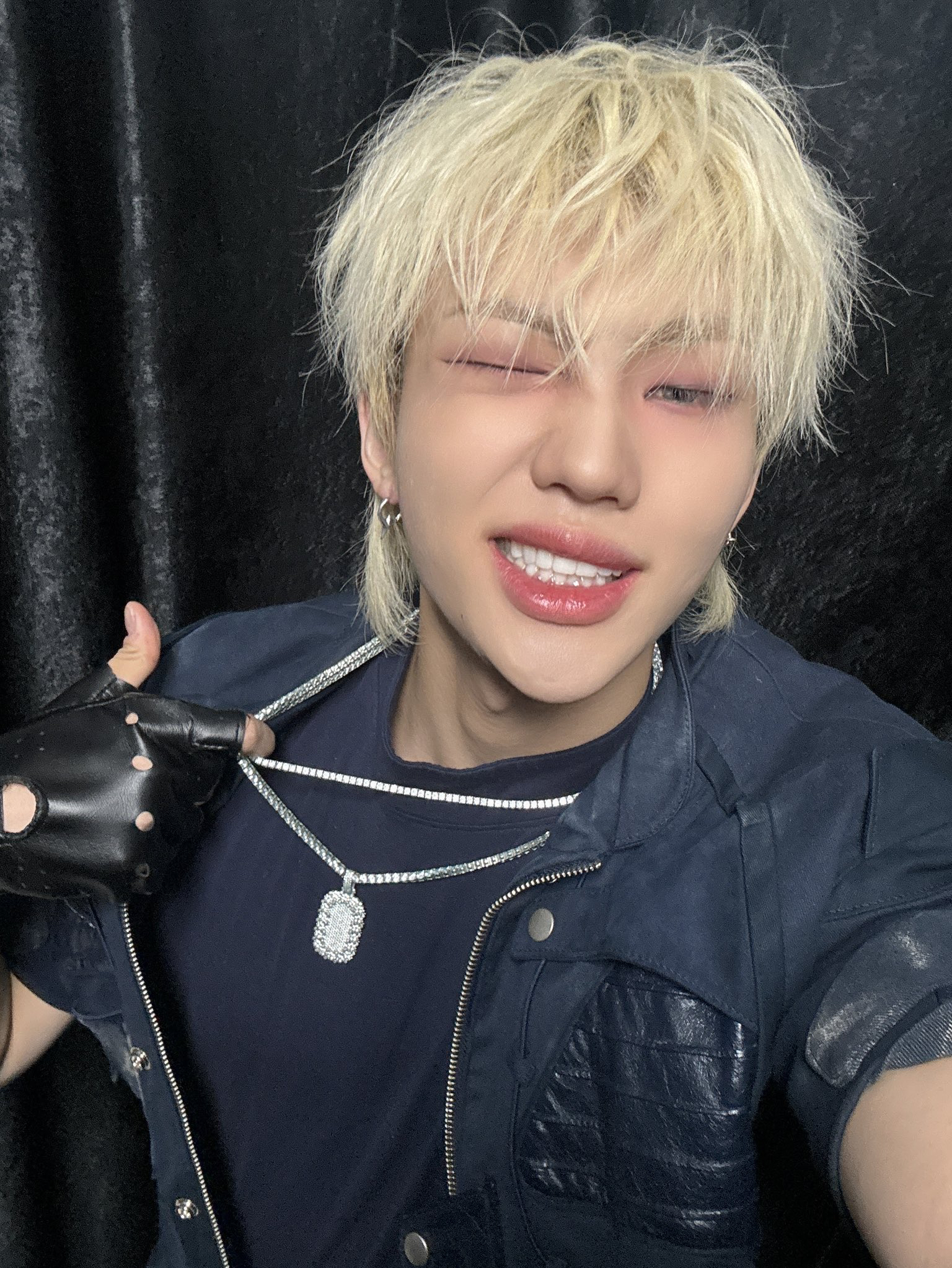 Behind-the-scenes cut of Junhyeok (TNX)