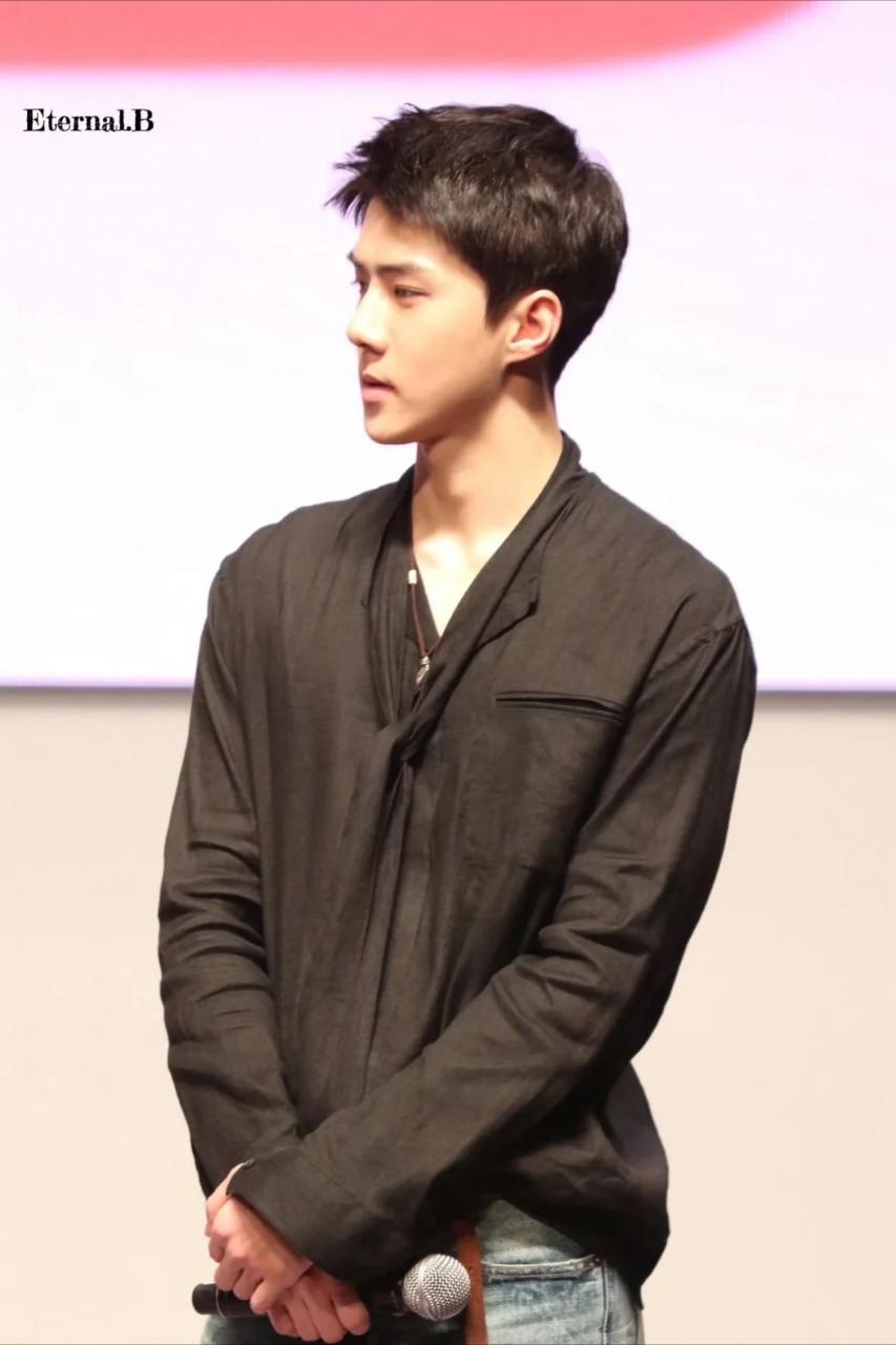 세훈 (EXO)의 최신 사진