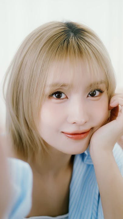 Recent activity shot of Momo (TWICE)