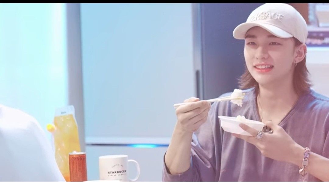 Behind-the-scenes cut of Hyunjin (Stray Kids)