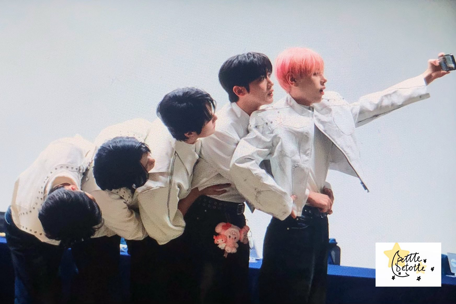 위아이 최근 활동샷