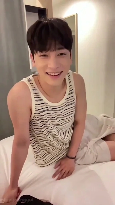 A heartfelt wallpaper shared by Hangyul (POLARIX)'s fans