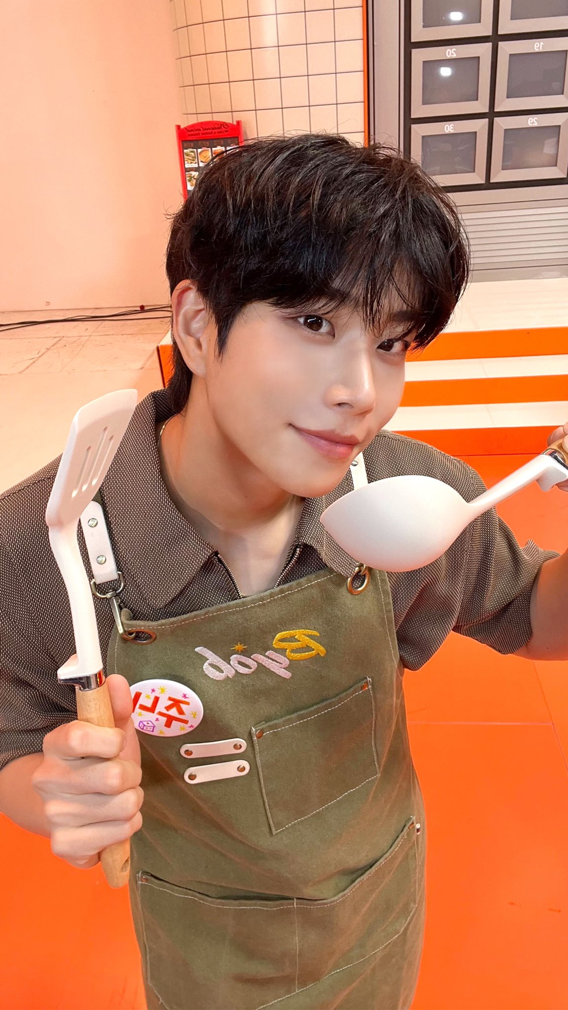 A heartfelt wallpaper shared by MJ (ASTRO)'s fans