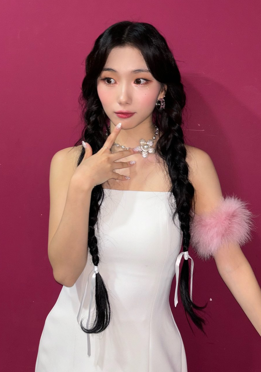 Foto aktivitas terbaru Seo Youngeun (Kep1er)