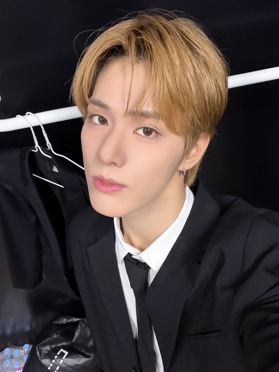 Behind-the-scenes cut of Xikers