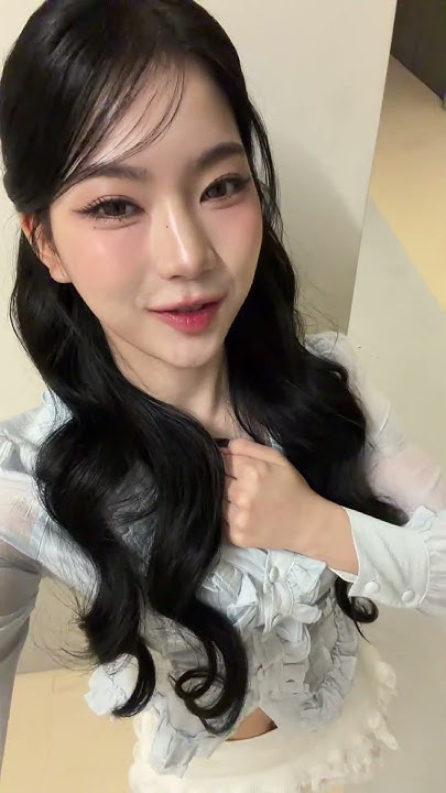 Behind-the-scenes cut of STAYC