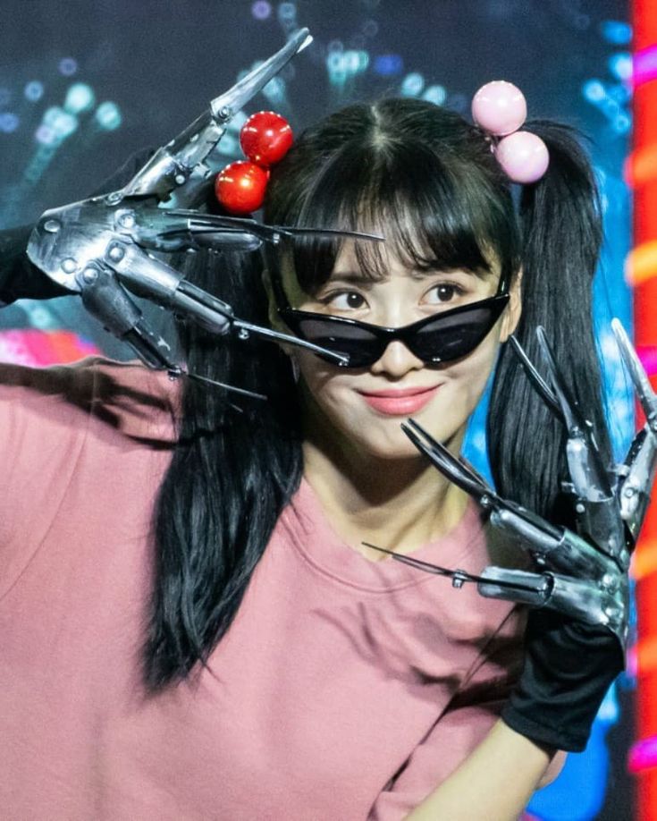 Potret di balik layar Momo (TWICE)