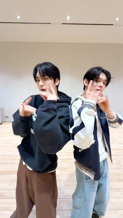 然竣 (TOMORROW X TOGETHER)的最新照片