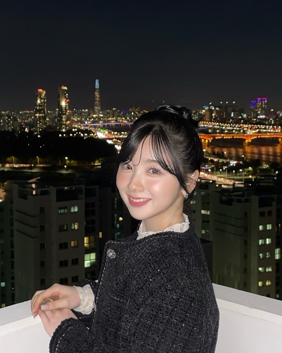 Behind-the-scenes cut of Miihi (NiziU)