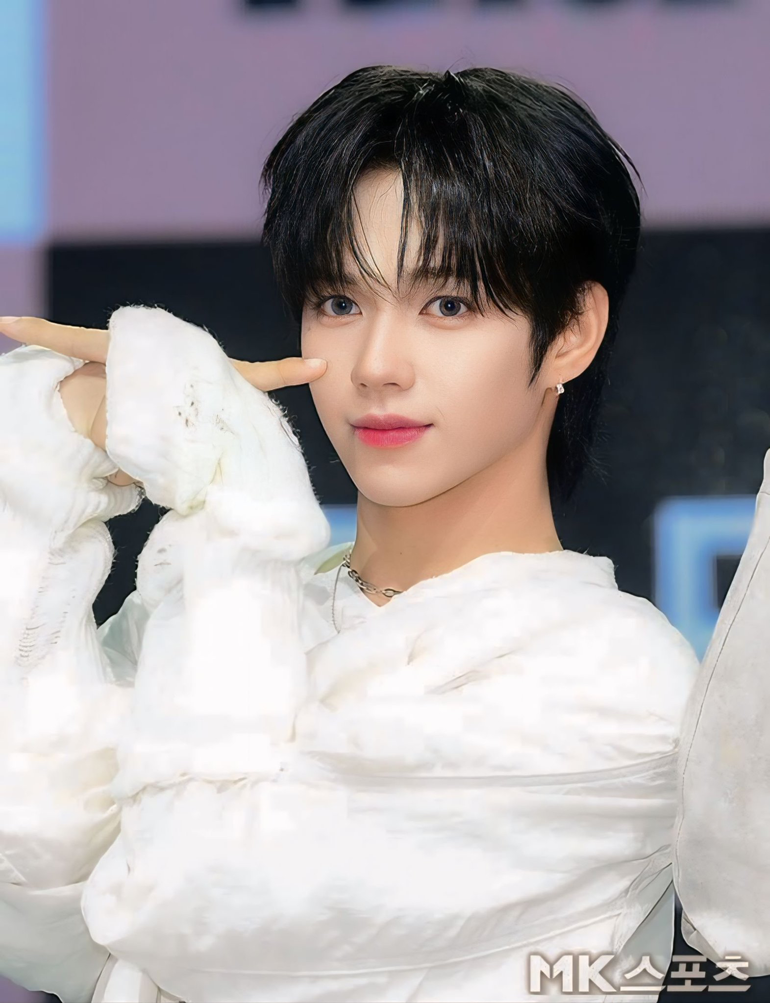 Foto aktivitas terbaru JL (AHOF)