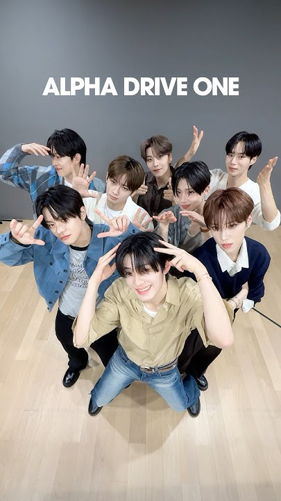 A heartfelt wallpaper shared by He Xinlong (ALPHA DRIVE ONE)'s fans