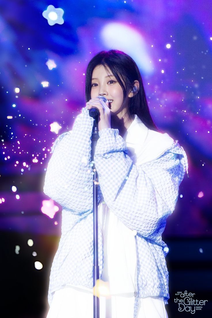 Behind-the-scenes cut of Wonhee (ILLIT)