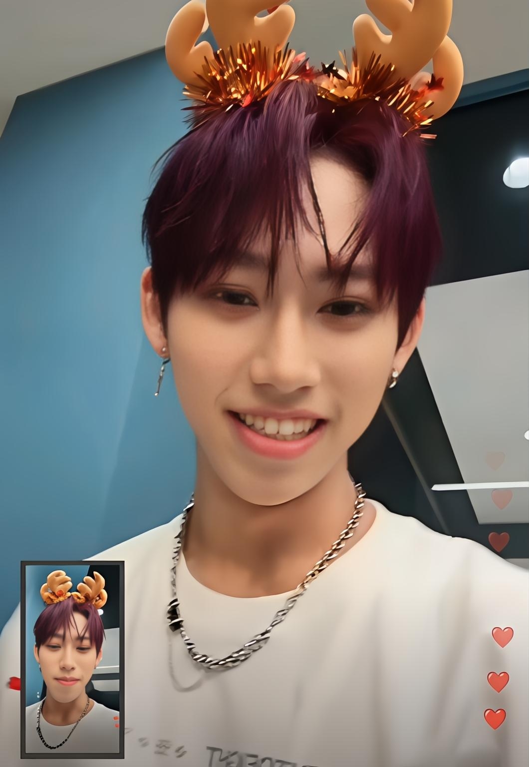 A moment captured by Exxi (SEVENTOEIGHT)'s fan