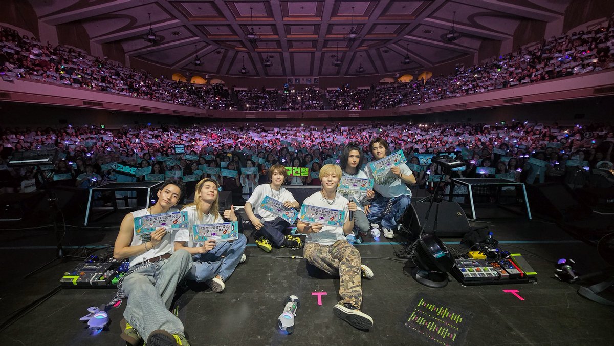 Recent activity shot of Xdinary Heroes