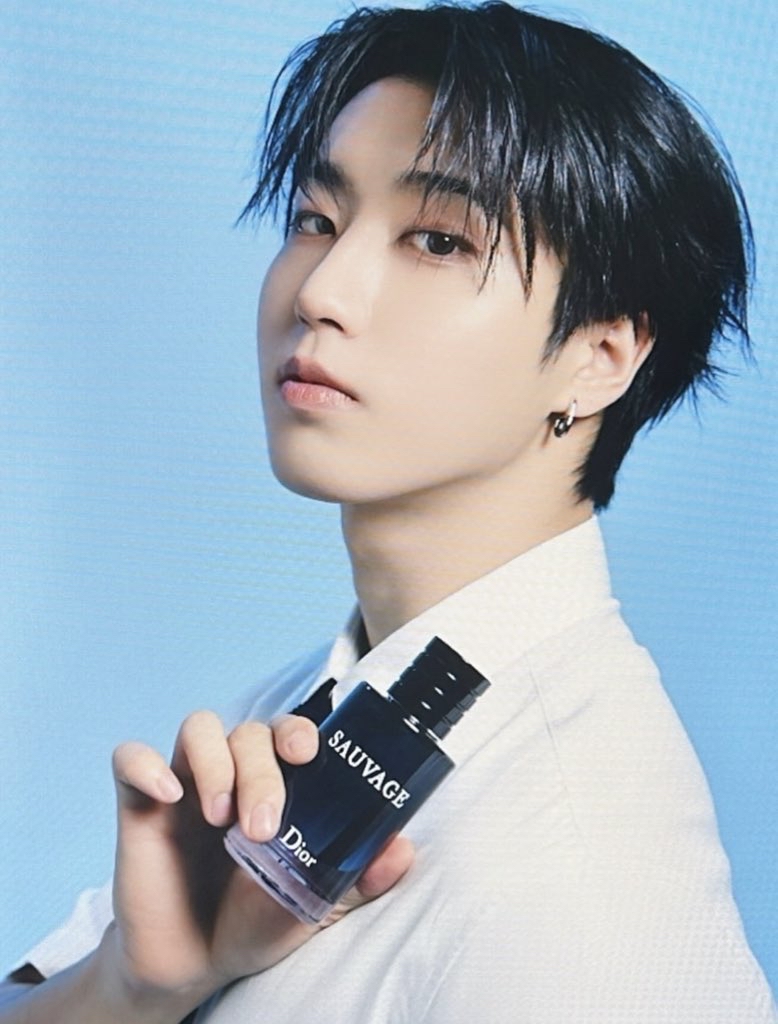 Behind-the-scenes cut of HAN (Stray Kids)