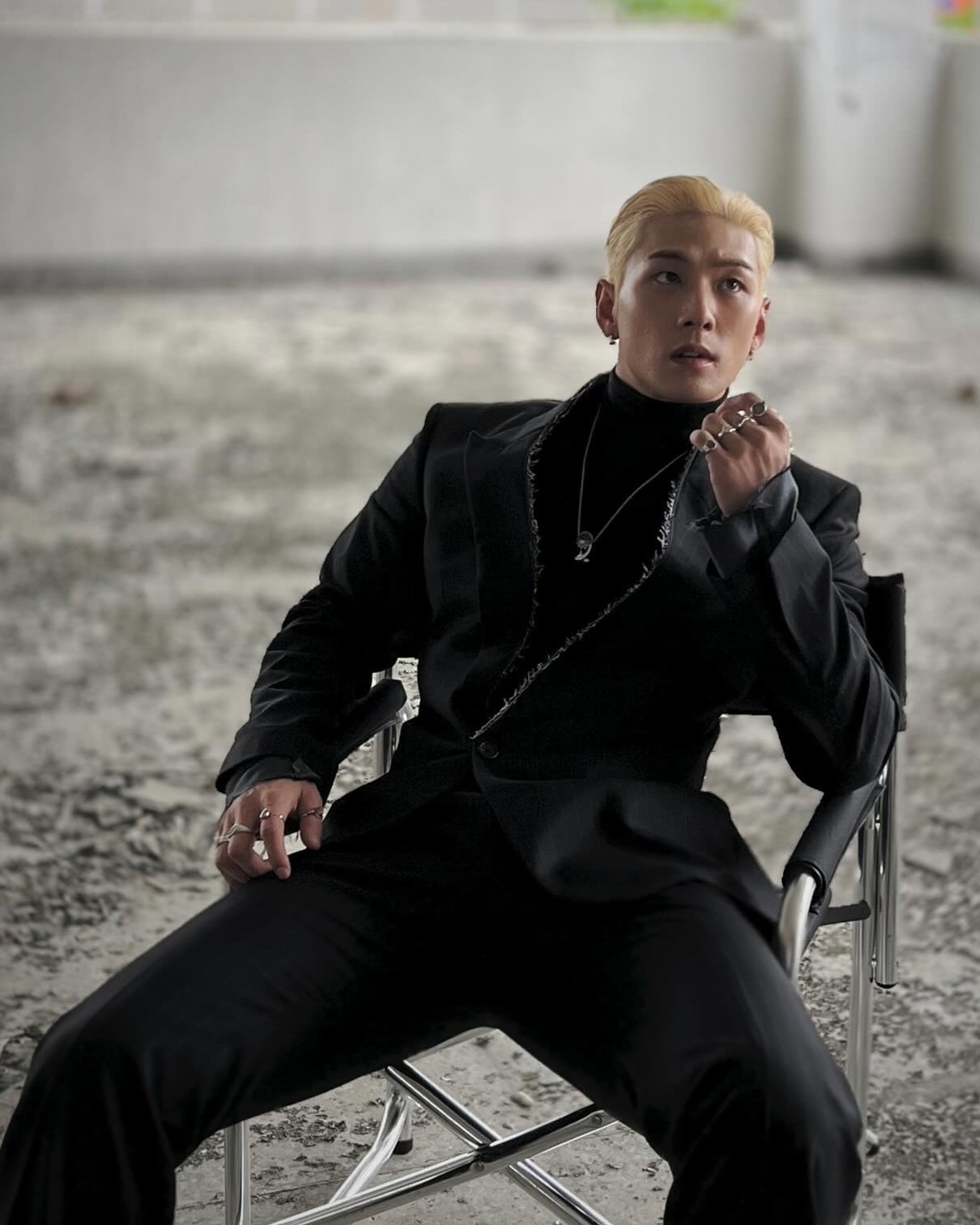 Behind-the-scenes cut of Baekho