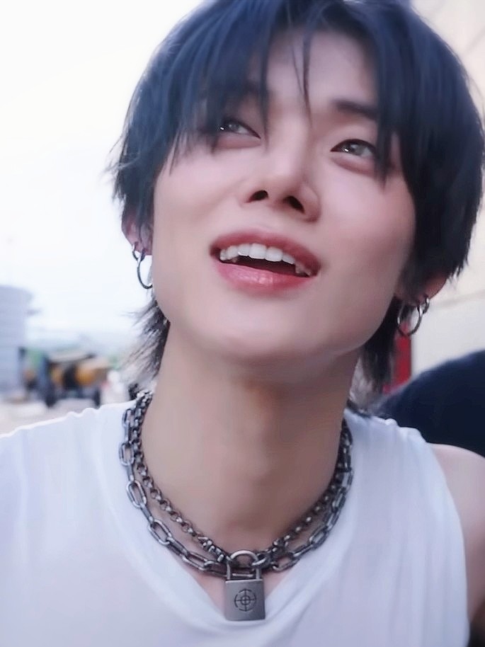 A moment captured by Yeonjun (TOMORROW X TOGETHER)'s fan