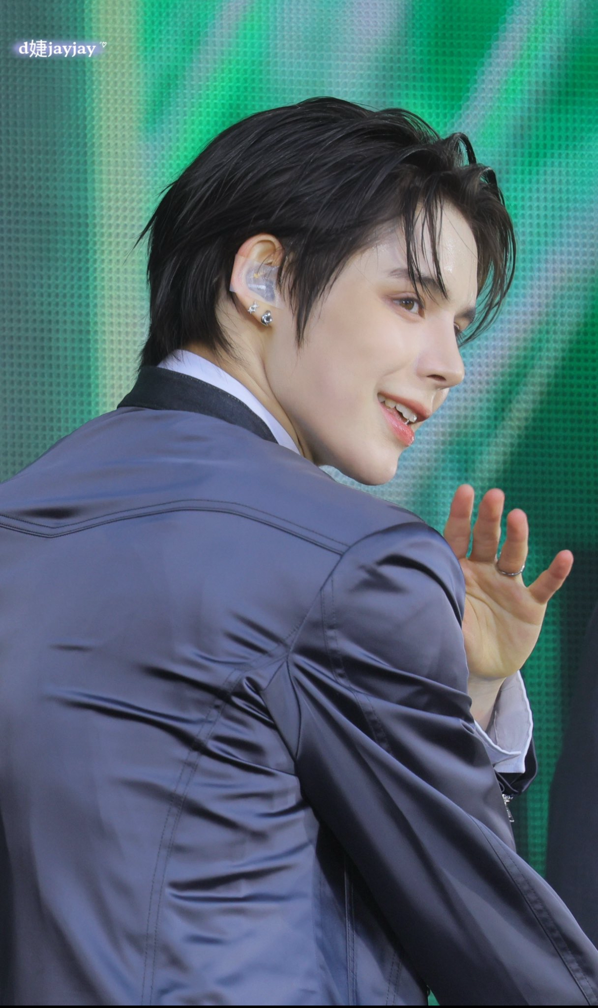 Behind-the-scenes cut of Justin (SMTR25)