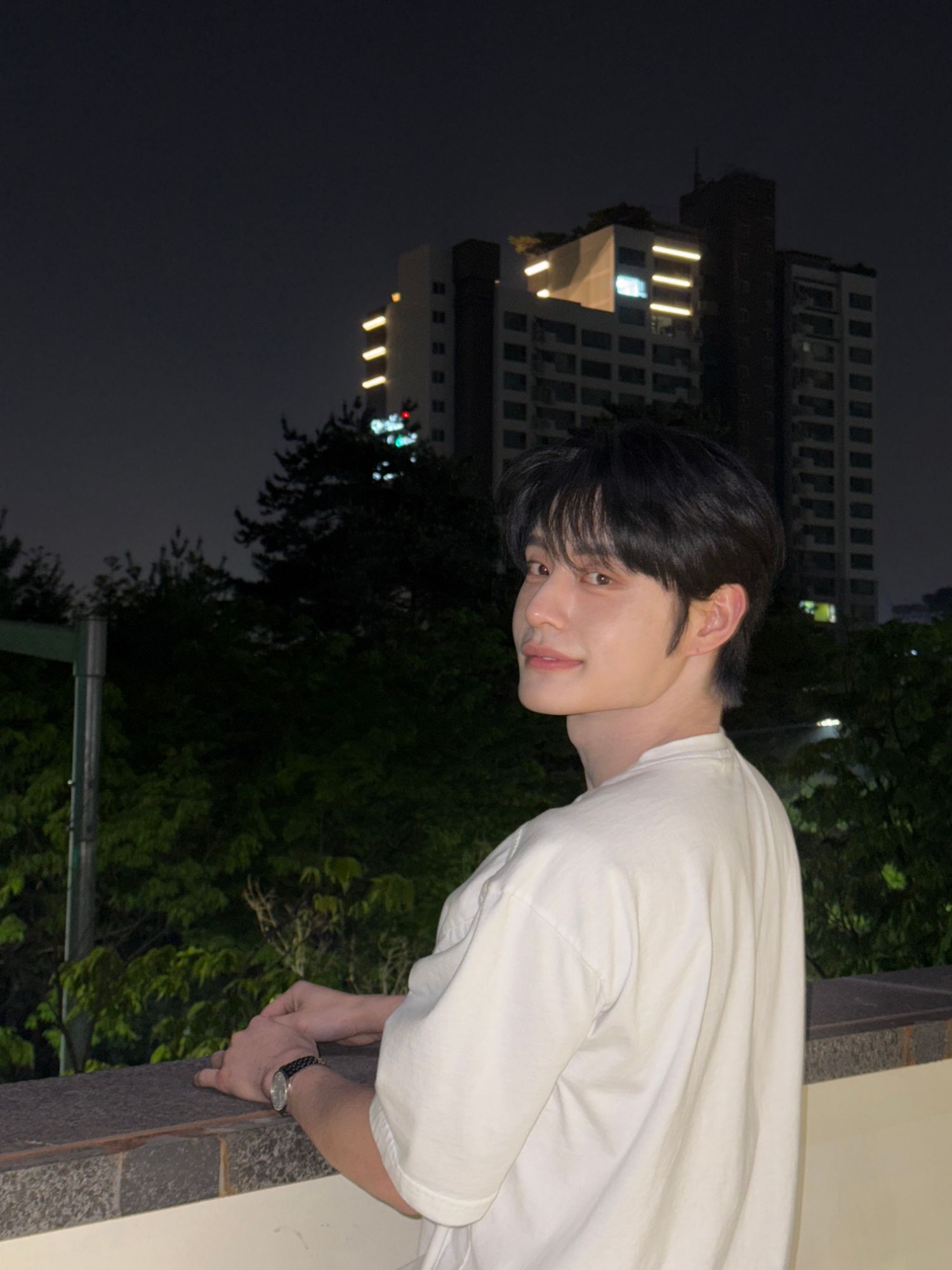 Behind-the-scenes cut of Kim Jiwoong (ZEROBASEONE)