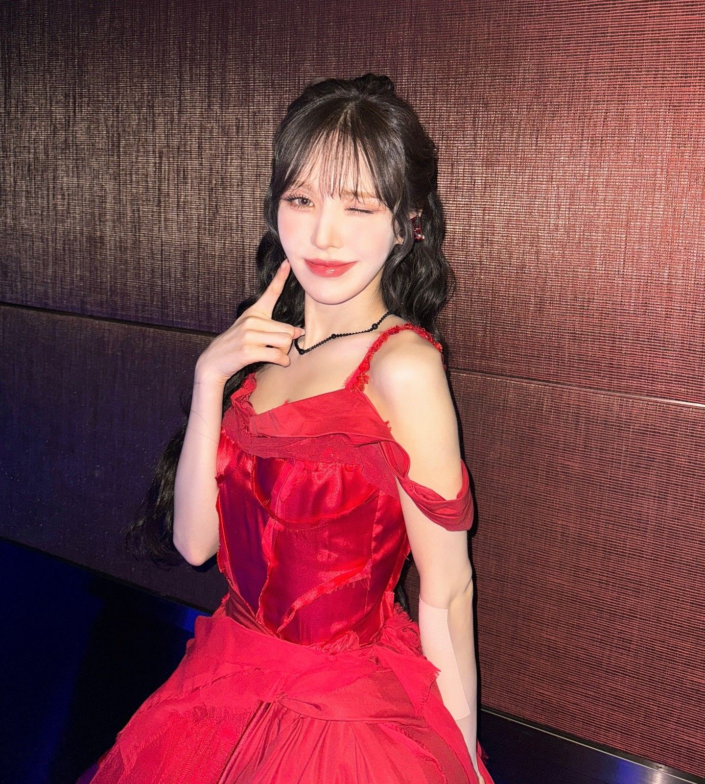 Behind-the-scenes cut of Wendy (Red Velvet)