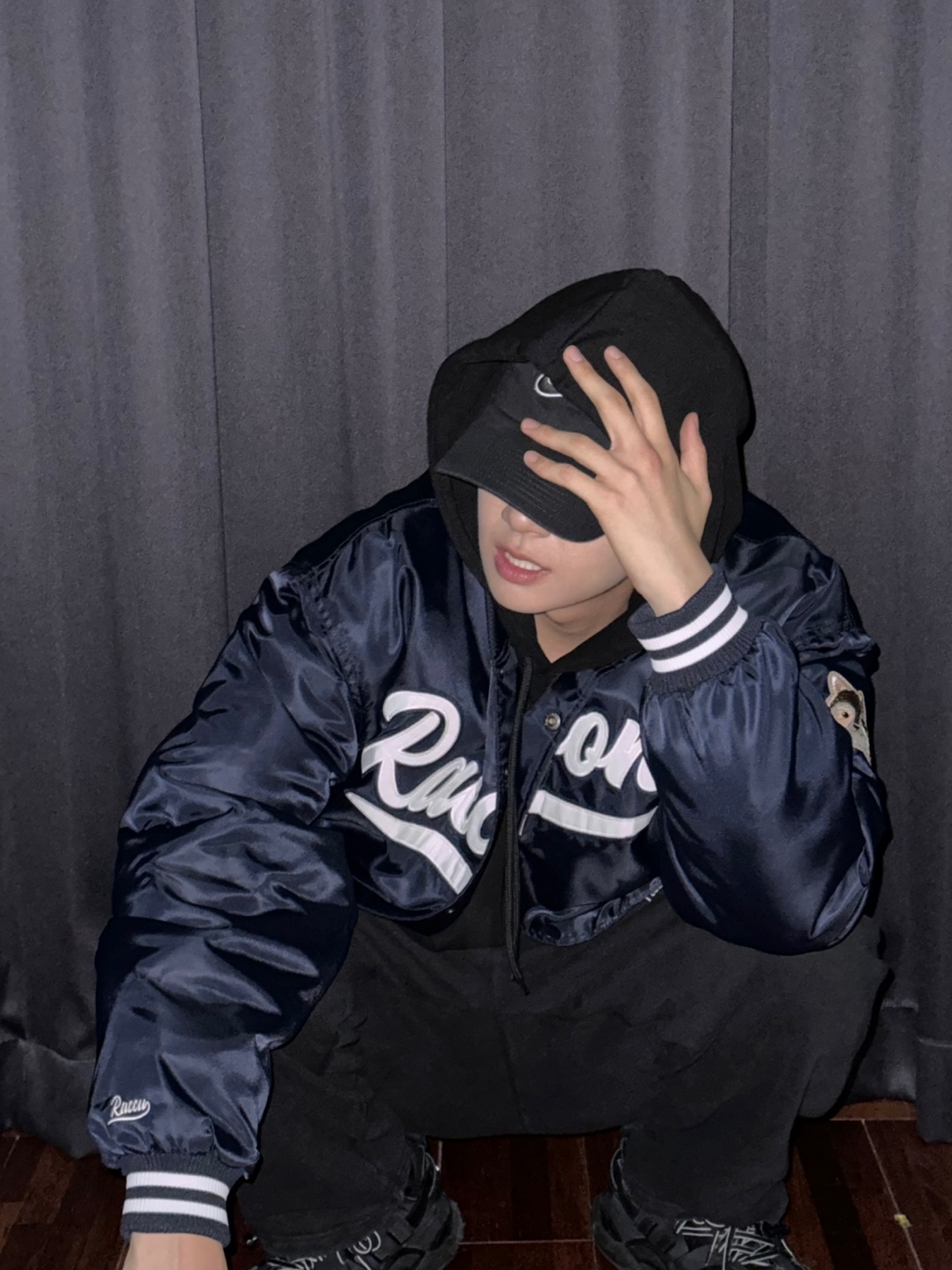Behind-the-scenes cut of Lee Jinhyuk